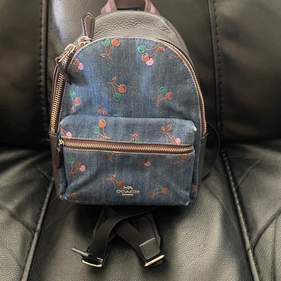 Coach MINI CHARLIE BACKPACK WITH CHERRY PRINT - Picture 13 of 13